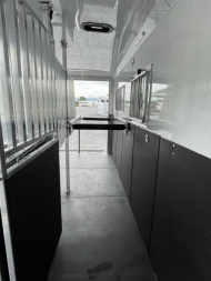 New 2023 Sundowner Trailers Charter 2+1 TR SE GN Horse Trailer