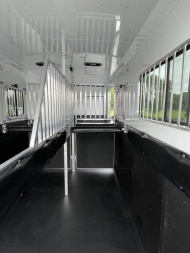 New 2023 Sundowner Trailers Charter 2+1 TR SE GN Horse Trailer