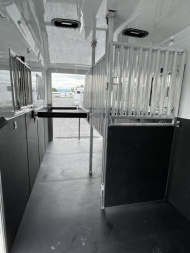 New 2023 Sundowner Trailers Charter 2+1 TR SE GN Horse Trailer