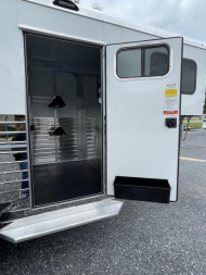 New 2023 Sundowner Trailers Charter 2+1 TR SE GN Horse Trailer