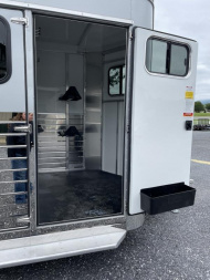 New 2023 Sundowner Trailers Charter TRSE 2H BP Horse Trailer