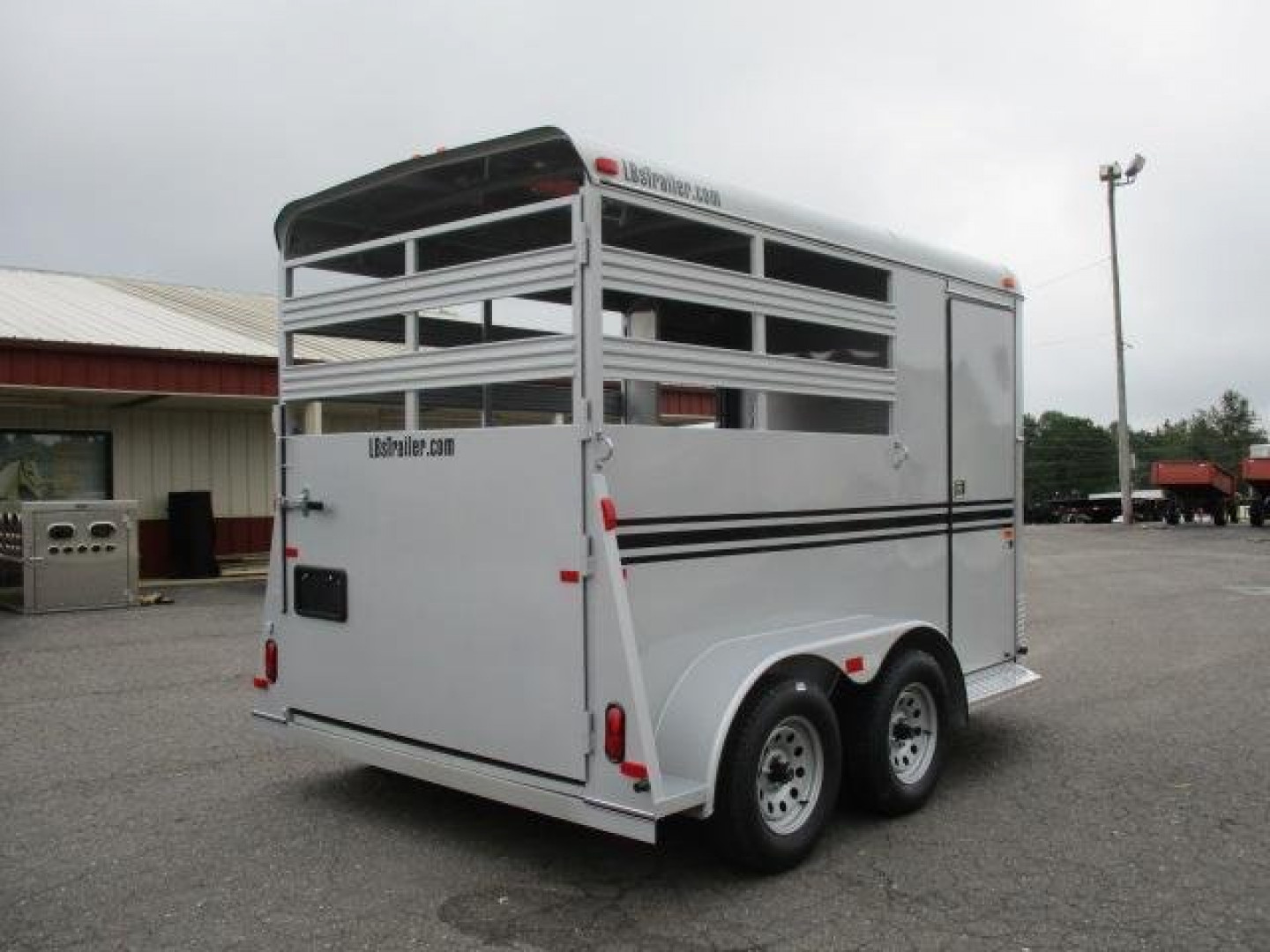 New 2023 Bee 2H SL Durango Horse Trailer
