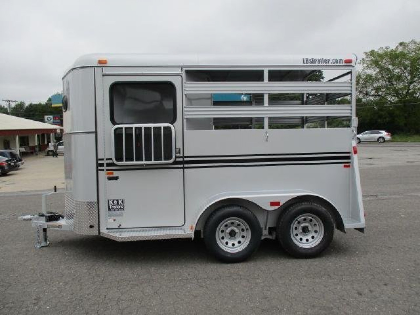 New 2023 Bee 2H SL Durango Horse Trailer