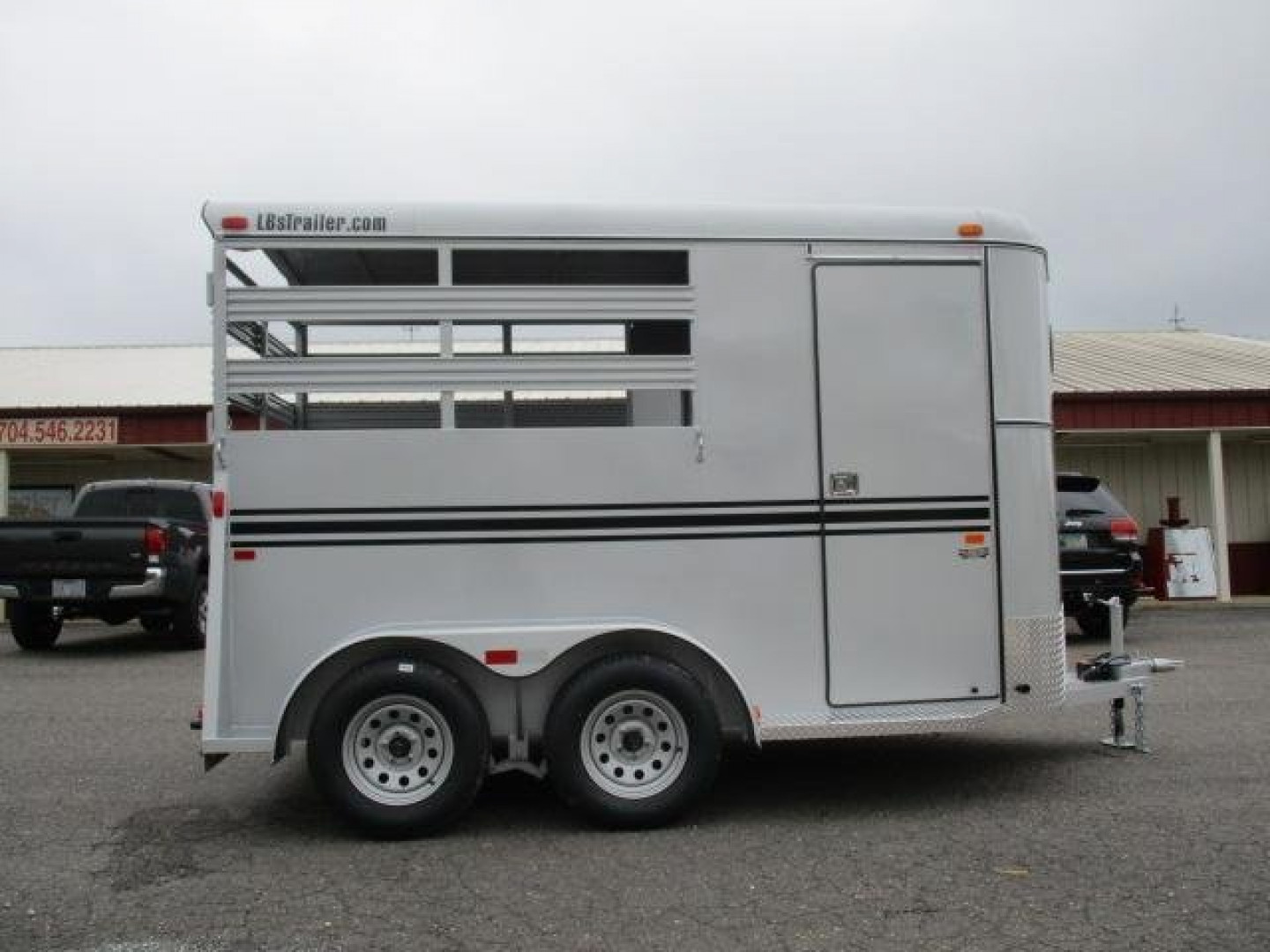 New 2023 Bee 2H SL Durango Horse Trailer