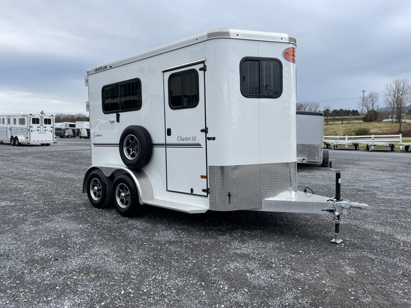 New 2022 Sundowner Trailers 2H BP CHARTER SE Horse Trailer