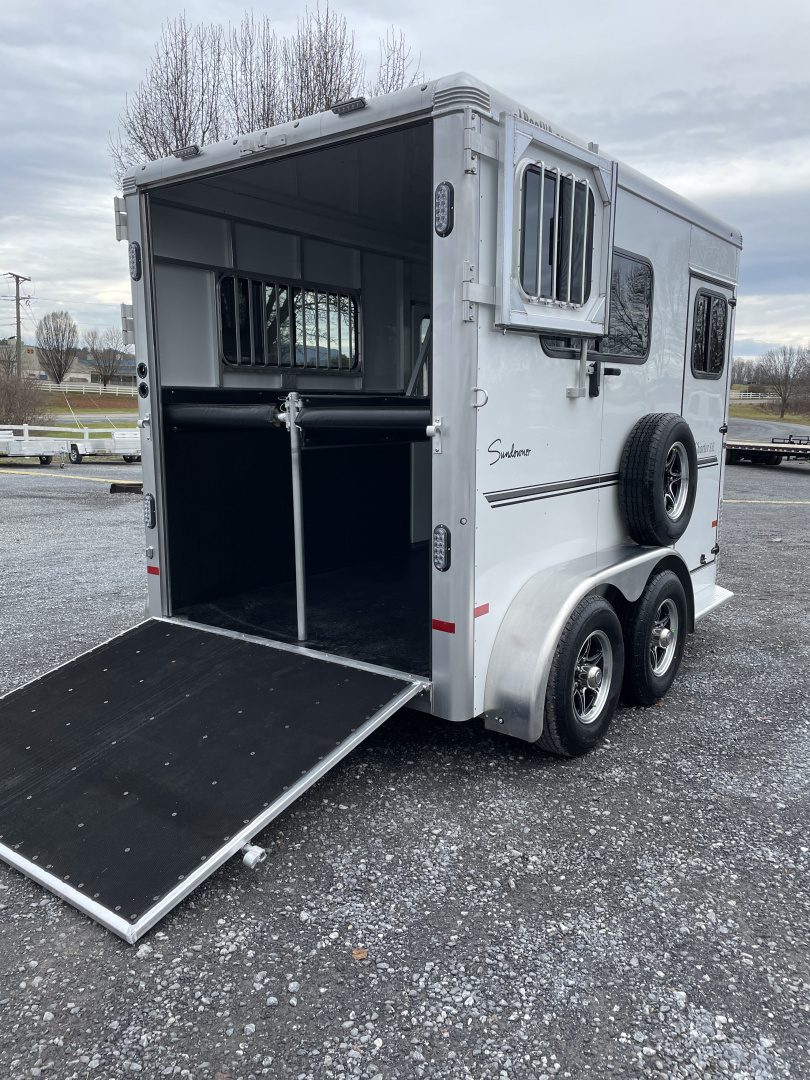 New 2022 Sundowner Trailers 2H BP CHARTER SE Horse Trailer