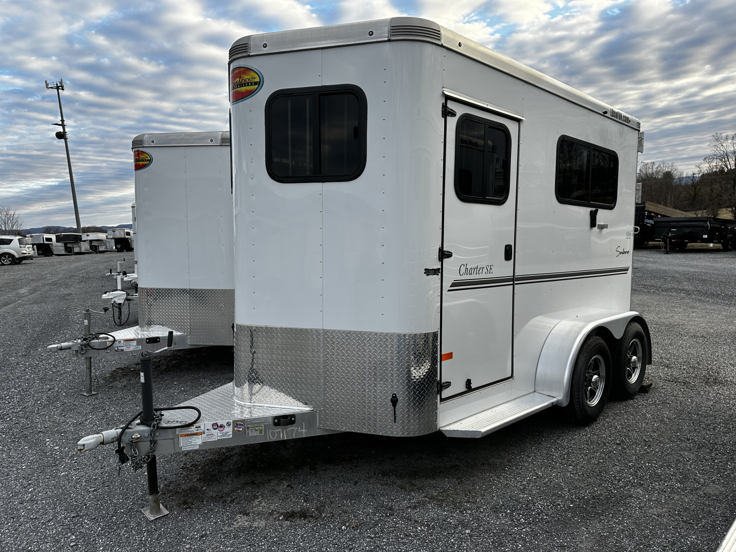New 2022 Sundowner Trailers 2H BP CHARTER SE Horse Trailer