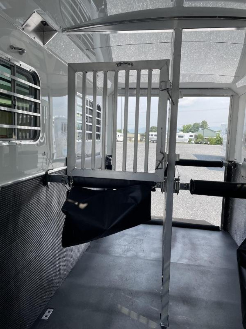 New 2022 ELITE TRAILERS 4H HD-HD Horse Trailer