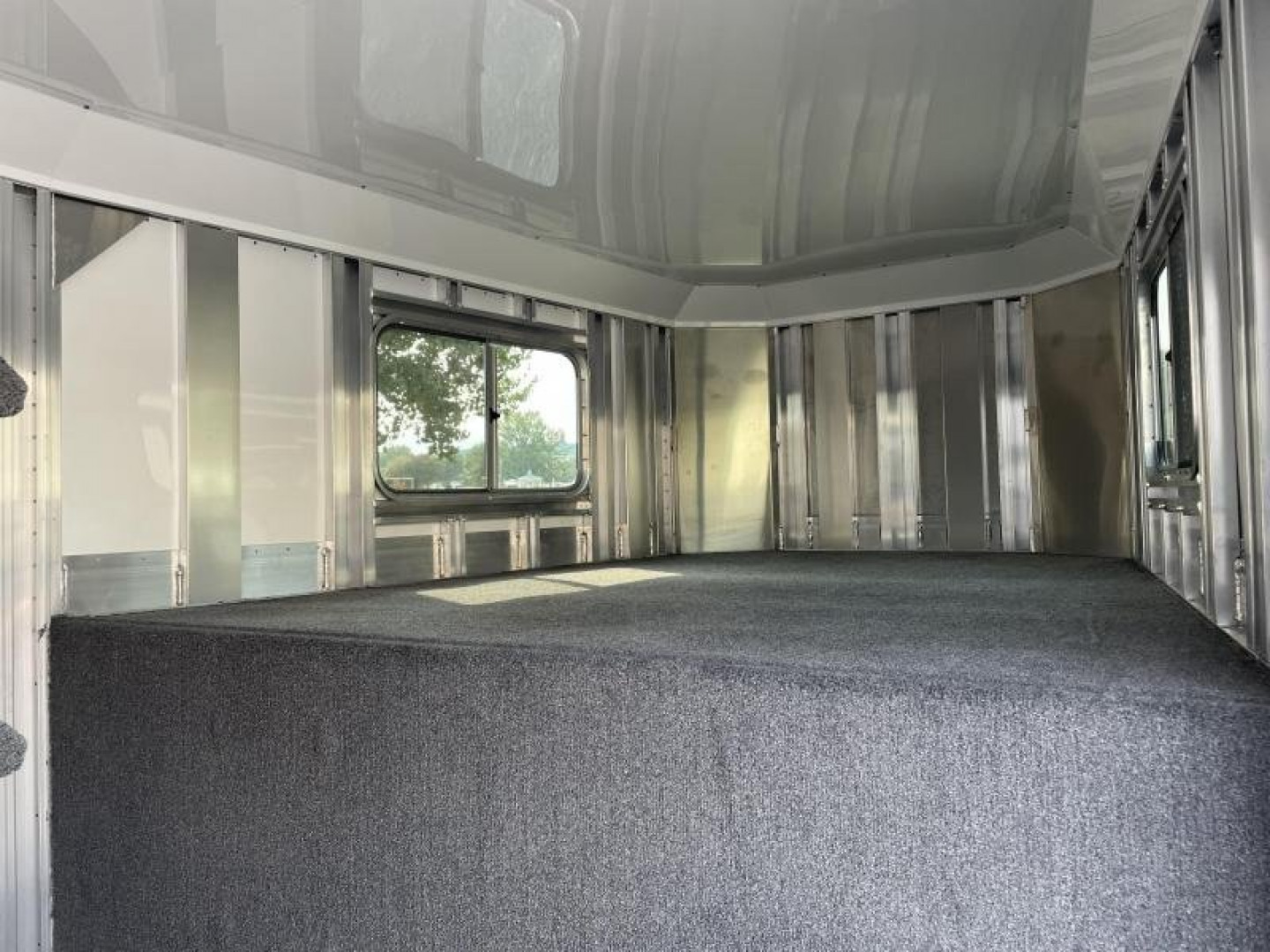 New 2022 ELITE TRAILERS 4H HD-HD Horse Trailer