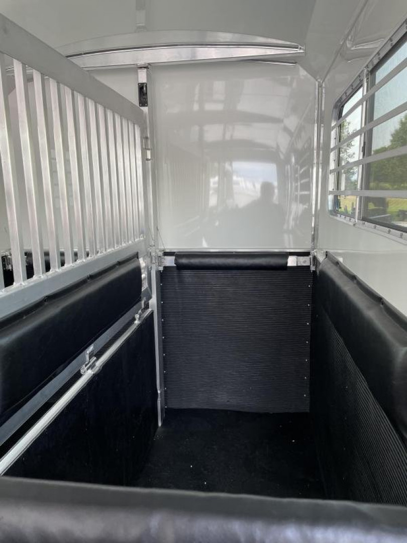 New 2022 ELITE TRAILERS 4H HD-HD Horse Trailer