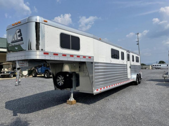 New 2022 ELITE TRAILERS 4H HD-HD Horse Trailer