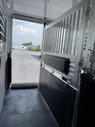 New 2022 ELITE TRAILERS 4H HD-HD Horse Trailer