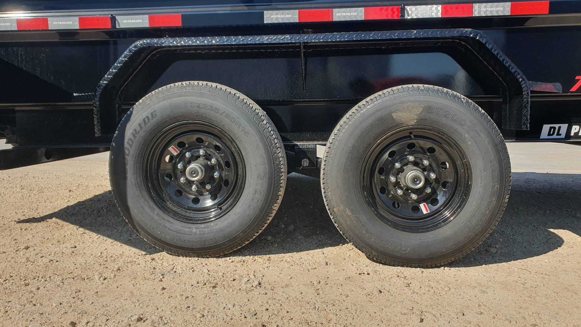 New 2025 PJ 83"x16' BP Tandem Axle Low Pro Dump w/ 24" Sides – DL