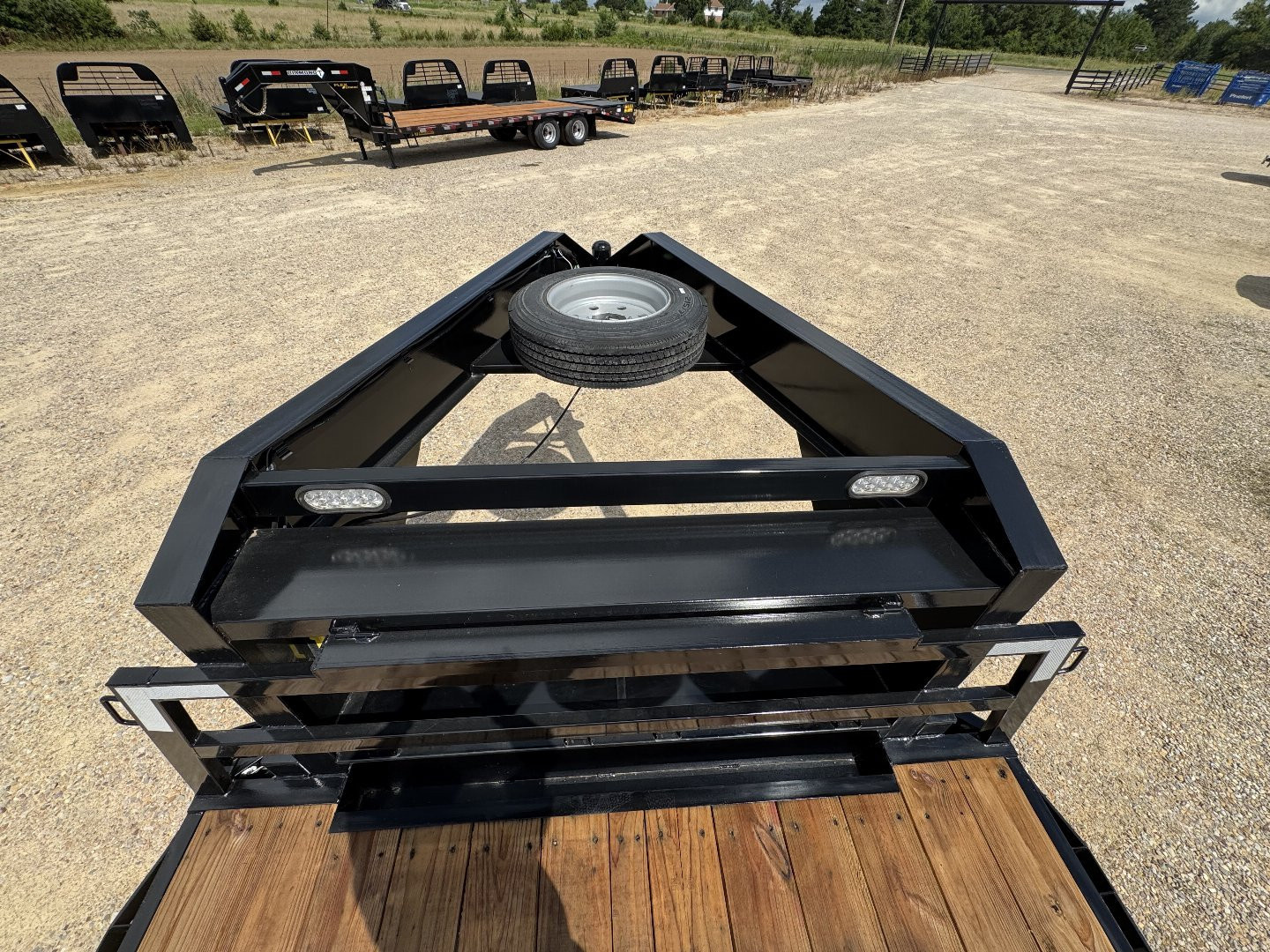 New 2025 Diamond T 102 in x 24 ft Single Wheel Flatdeck Tilt, GVWR 17.5k, 215/17.5 Tires Wheels Full Power TIlt Trailer