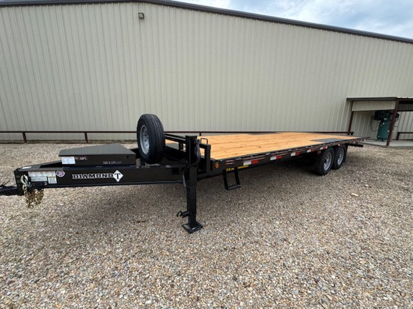 New 2025 Diamond T 102 in x 24 ft Bumper Pull Deck Over Tilt 10 in Beam Frame GVWR 15k Full Power Tilt 7k Axles Tilt Trailer