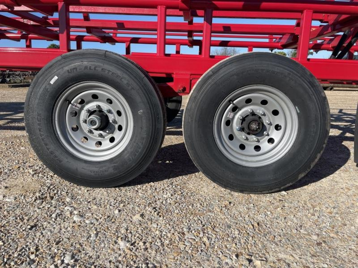 New 2025 Better Built Gooseneck 10 Bale Double Dump Hay Trailer 30 ft. GVWR 16800