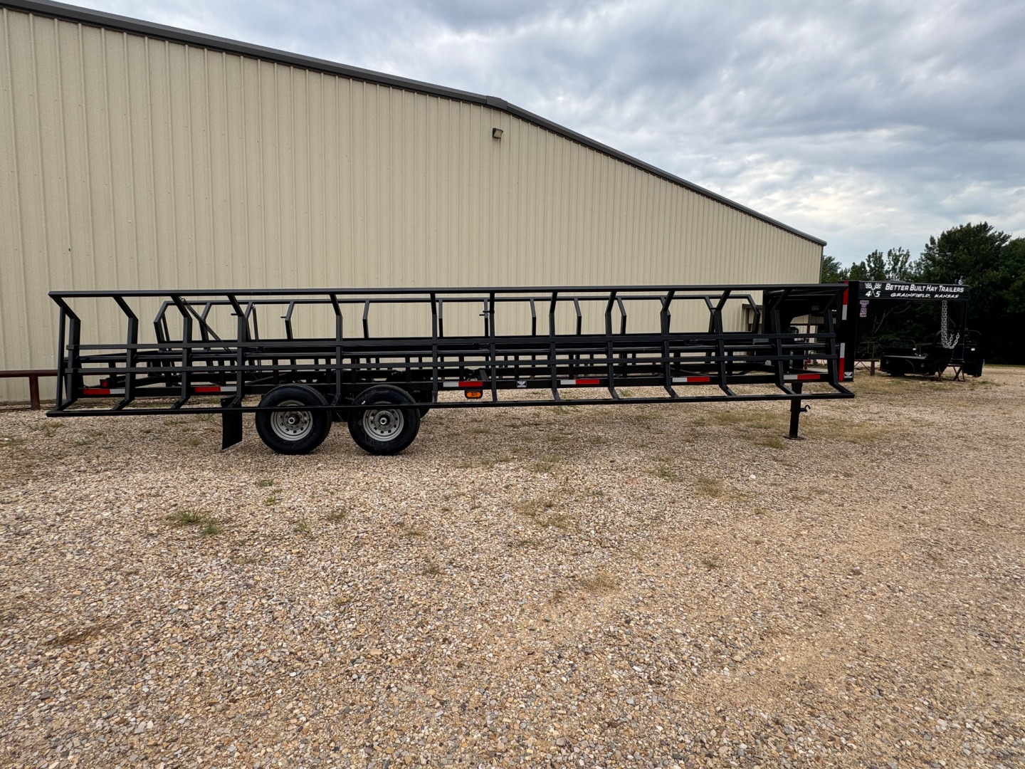 New Better Built Gooseneck 10 Bale Double Dump 30 ft. GVWR 16800 Hay Trailer
