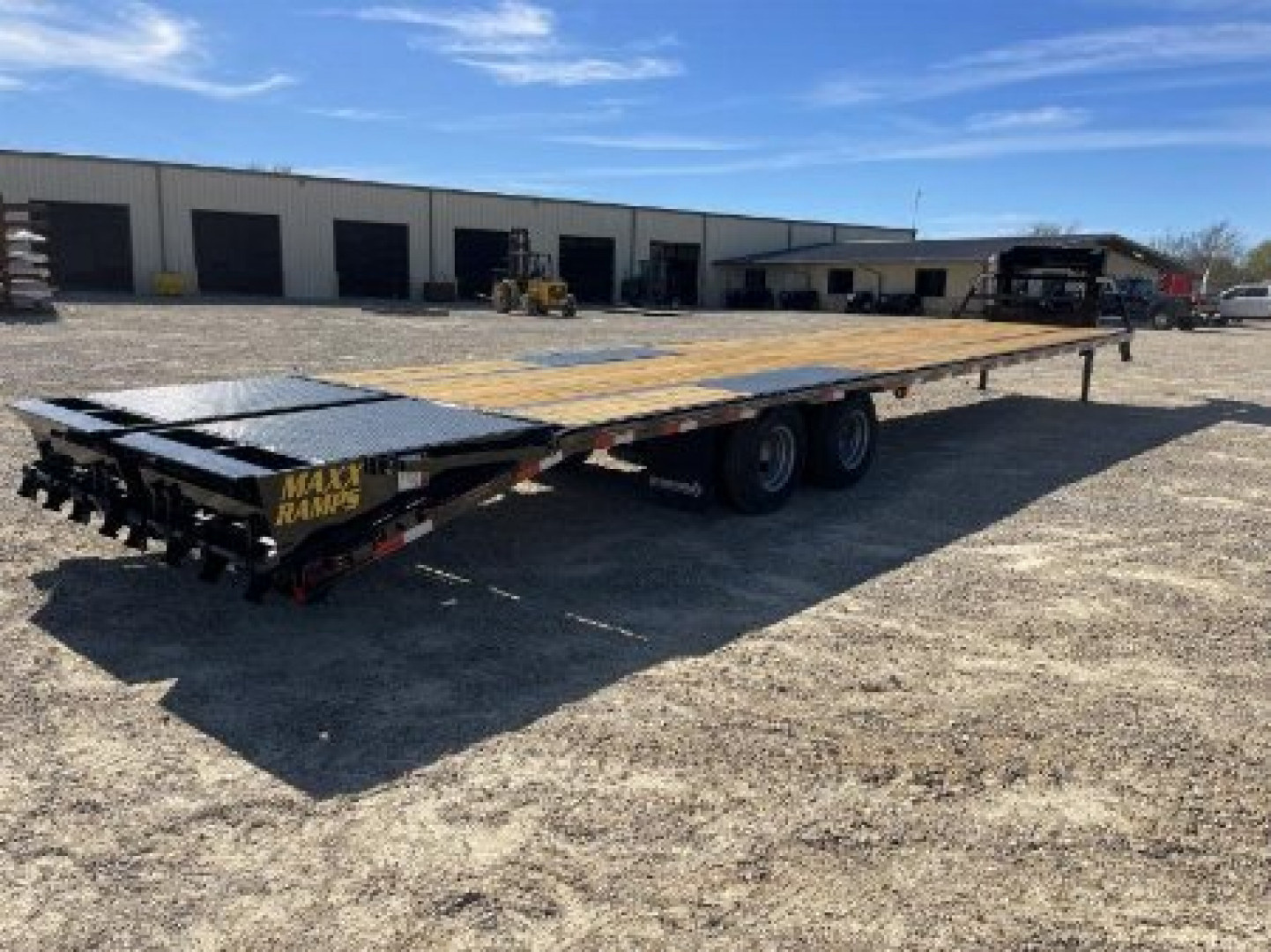 New 2025 Diamond T Trailer Dual Tandem Flatbed Trailer 102 in. x 40 ft., GVWR 24k, Maxx Ramps, 2 Speed Jacks