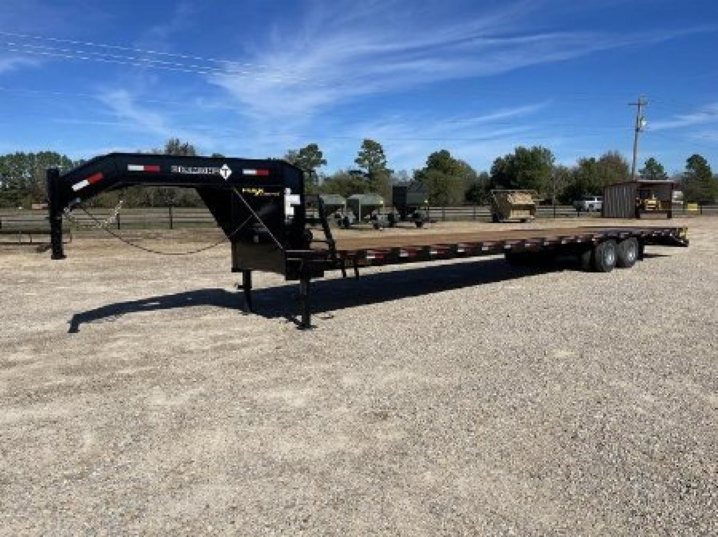 New 2025 Diamond T Trailer Dual Tandem Flatbed Trailer 102 in. x 40 ft., GVWR 24k, Maxx Ramps, 2 Speed Jacks