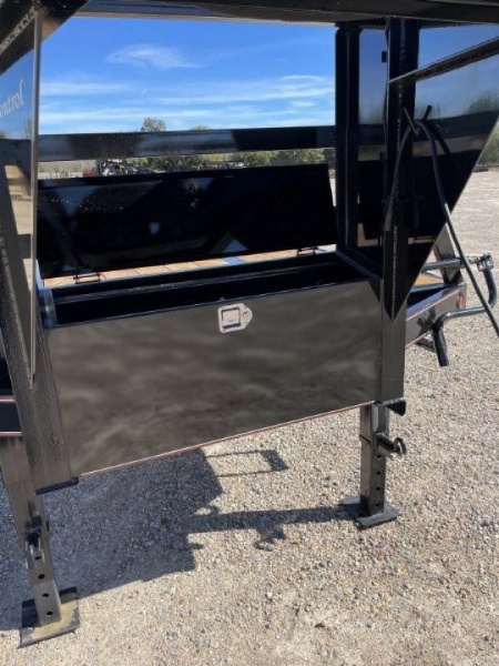 New 2025 Diamond T Trailer Dual Tandem Flatbed Trailer 102 in. x 40 ft., GVWR 24k, Maxx Ramps, 2 Speed Jacks