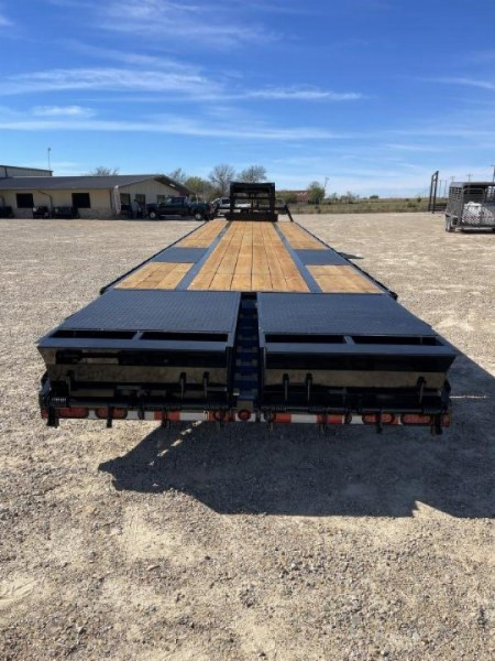 New 2025 Diamond T Trailer Dual Tandem Flatbed Trailer 102 in. x 40 ft., GVWR 24k, Maxx Ramps, 2 Speed Jacks