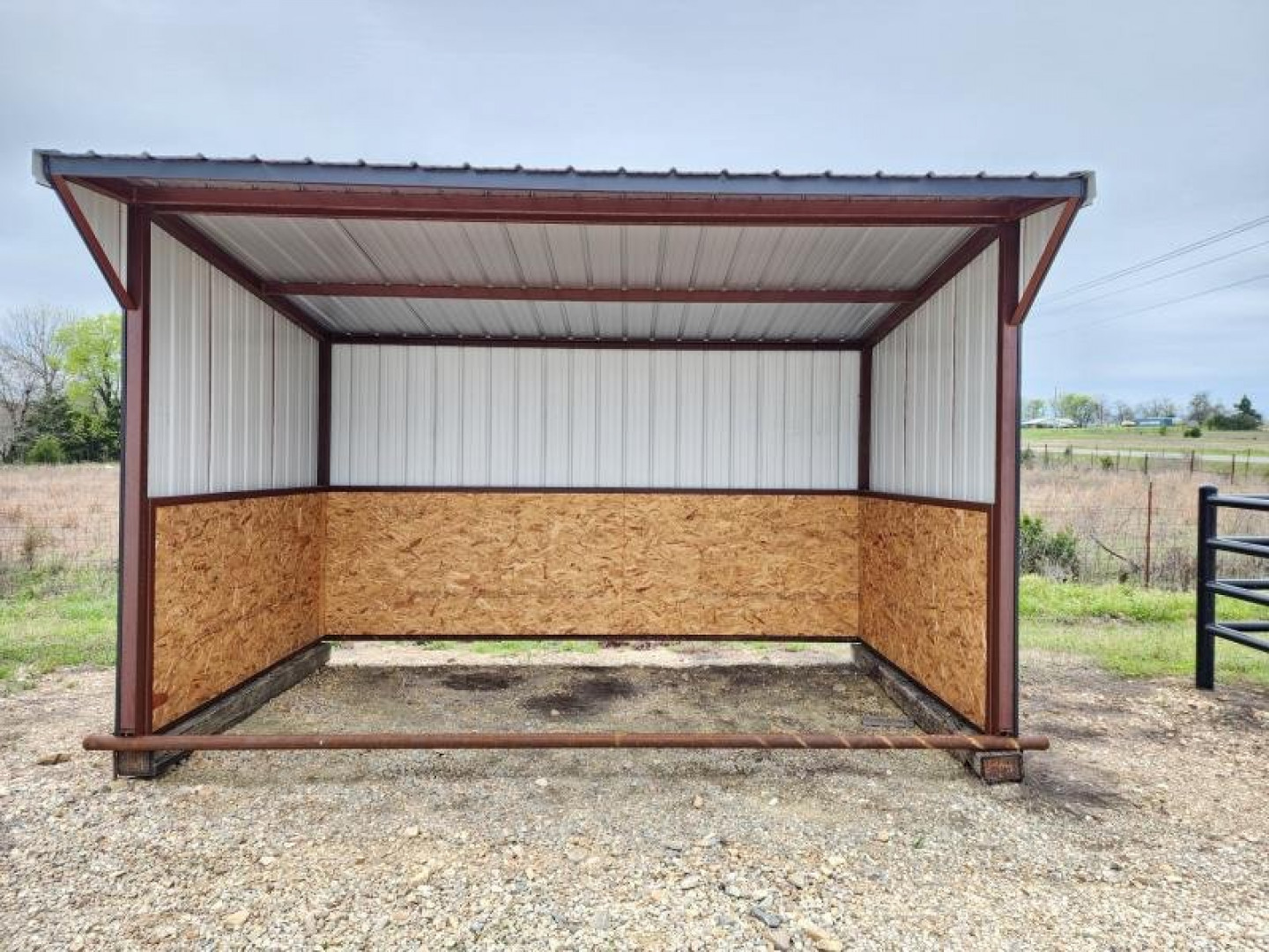 New Diamond T Loafing Shed 9 ft. x 15 ft.