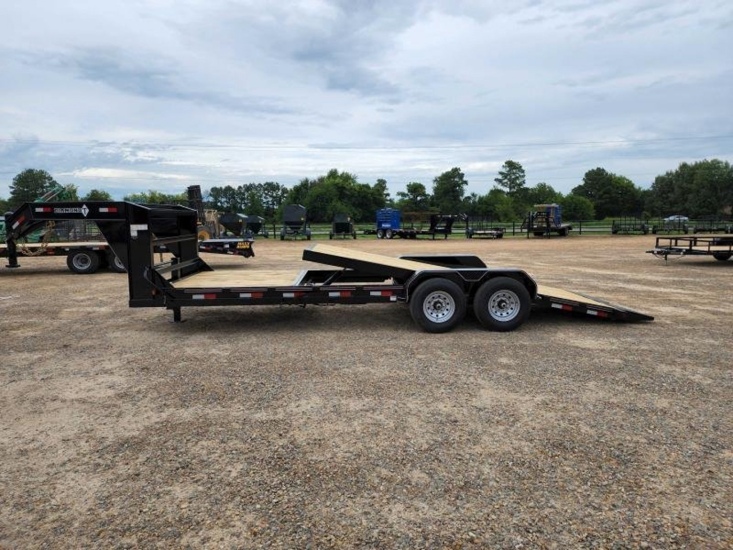 New 2023 Diamond T 83 in. X 20 ft. Skid Pro 1406 Gooseneck Tilt Deck GVWR 15000 Tilt Trailer
