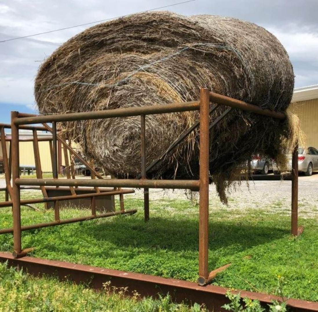 New Tuff Livestock Hillbilly Hay Cradle Farm / Ranch