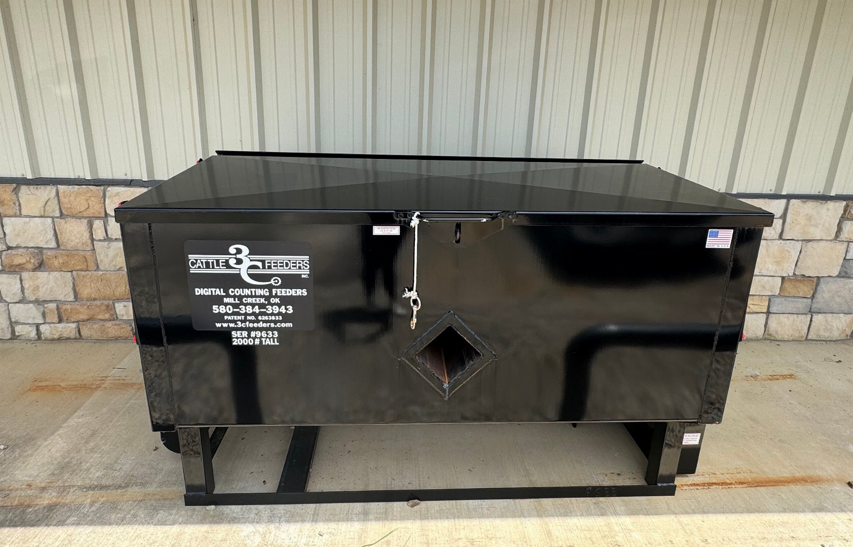 New 3C Feeders 2000# Tall Feedbox Farm / Ranch