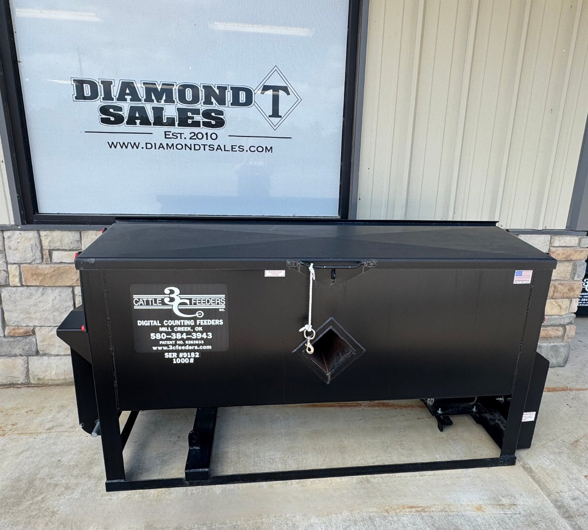 New 3C Cattle 1000# Feedbox