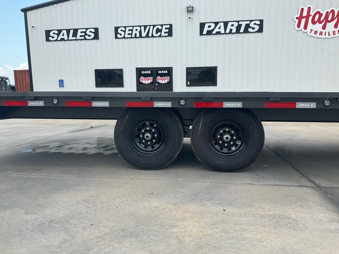 New 2026 MAXX-D 102”x24’ BP Deckover Flatbed – DOX