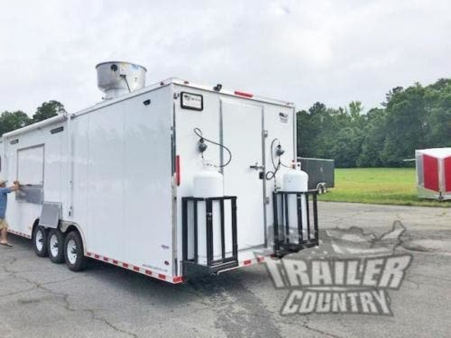 New 2026 NEW 8.5 X 32' V-nosed Enclosed FULLY LOADED MOBILE KITCHEN CONCESSION