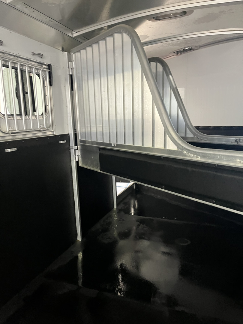 Used 2022 4-Star 3H Slant Load BP Horse Trailer