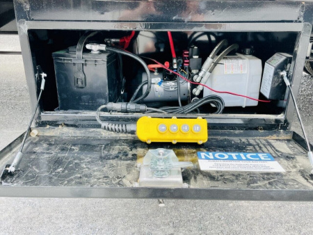 New 2026 New 8.5 ' x 40' Heavy Duty 25,900 Lb G.V.W.R. Low Profile Heavy Equipment Hauler Deckover Trailer w/ Gooseneck Coupler + Hydraulic Dove Tail & Hydraulic Jacks