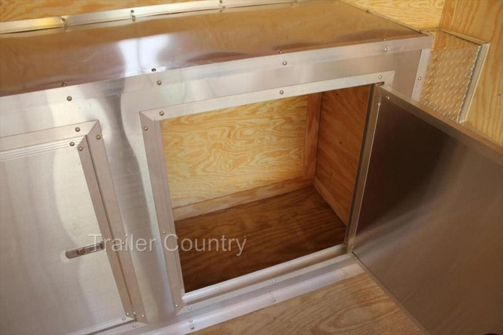 New 2026 New Model 8.5' X 24'+8' Riser Tandem Axle, Enclosed Gooseneck ...