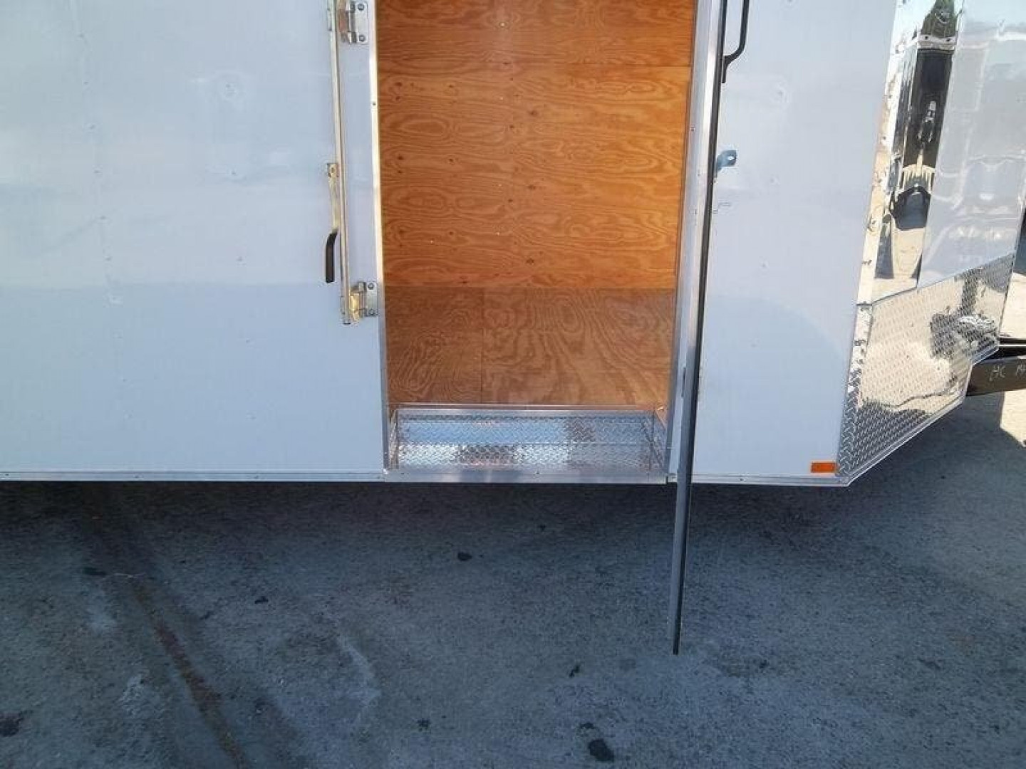 New 2026 NEW 8.5 x 24 Tandem Axle, Enclosed/Carhauler Trailer. (10,400 LB GVWR)