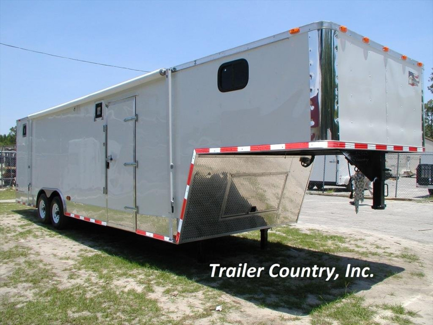 New 2026 Brand New 8.5x24 + 8' RISER Tandem Axle, Enclosed Gooseneck ...