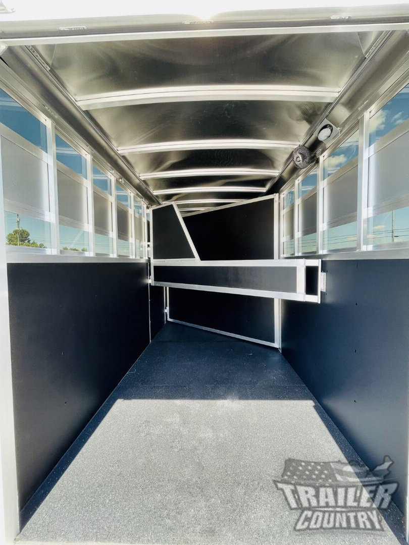 New 2025 Shadow Trailer Stablemate Horse Trailer