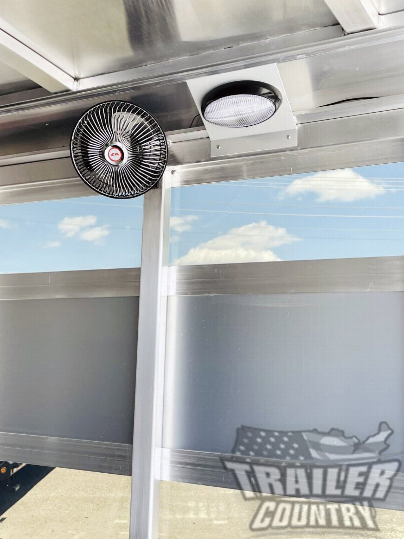 New 2025 Shadow Trailer Stablemate Horse Trailer
