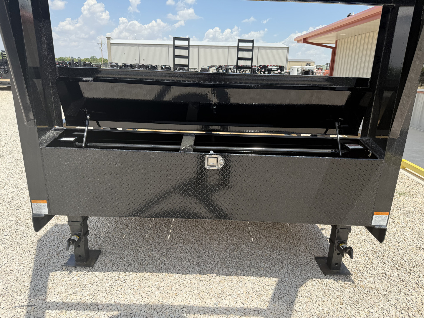 New 2026 PJ 83"x20' Gooseneck Angle Pipetop Trailer – P8