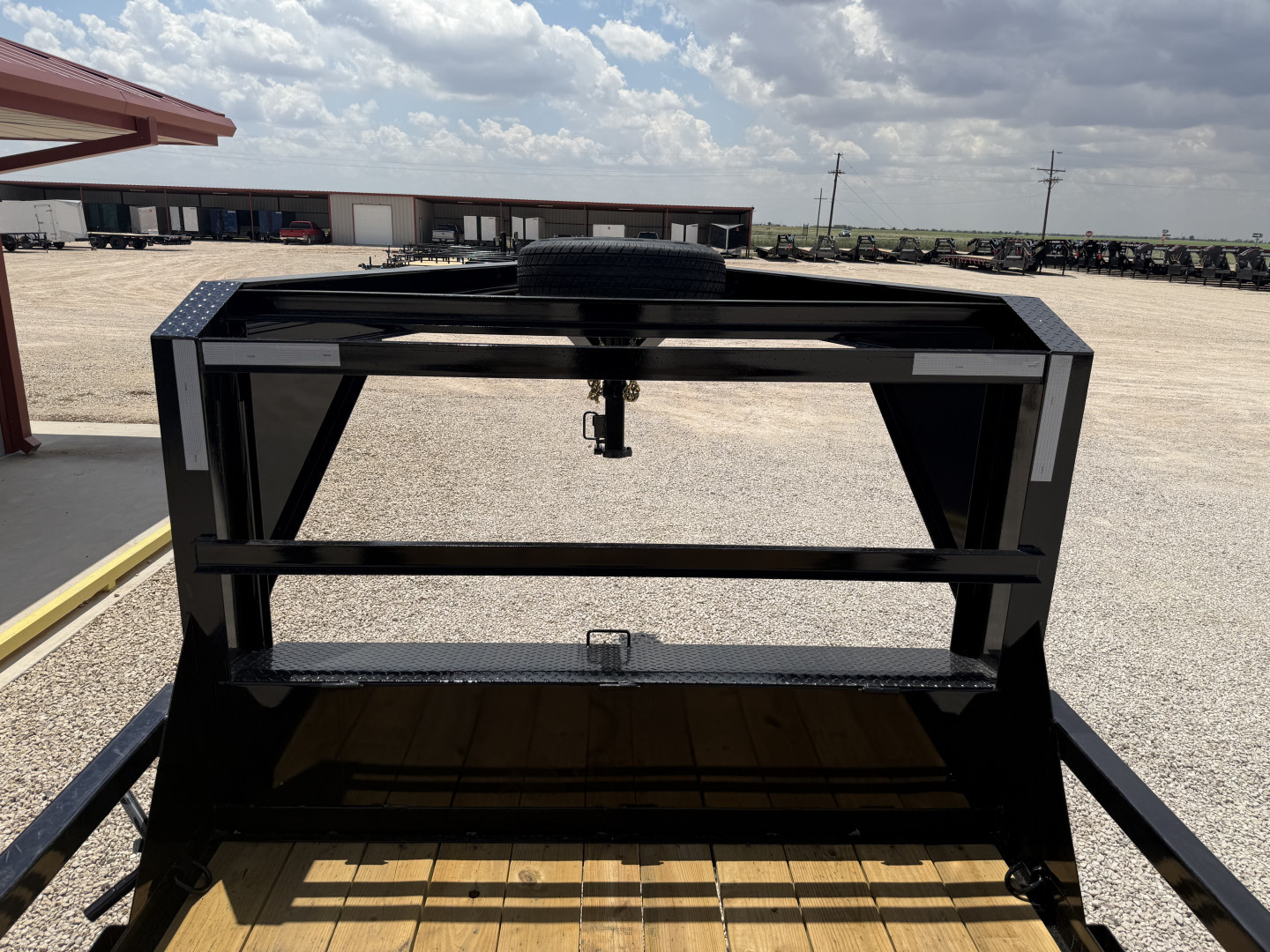 New 2026 PJ 83"x20' Gooseneck Angle Pipetop Trailer – P8