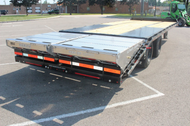 New 2025 Moritz FDPH DT 20' + 5' - Pintle Ring Deckover Equipment Trailer - 25900# GVW