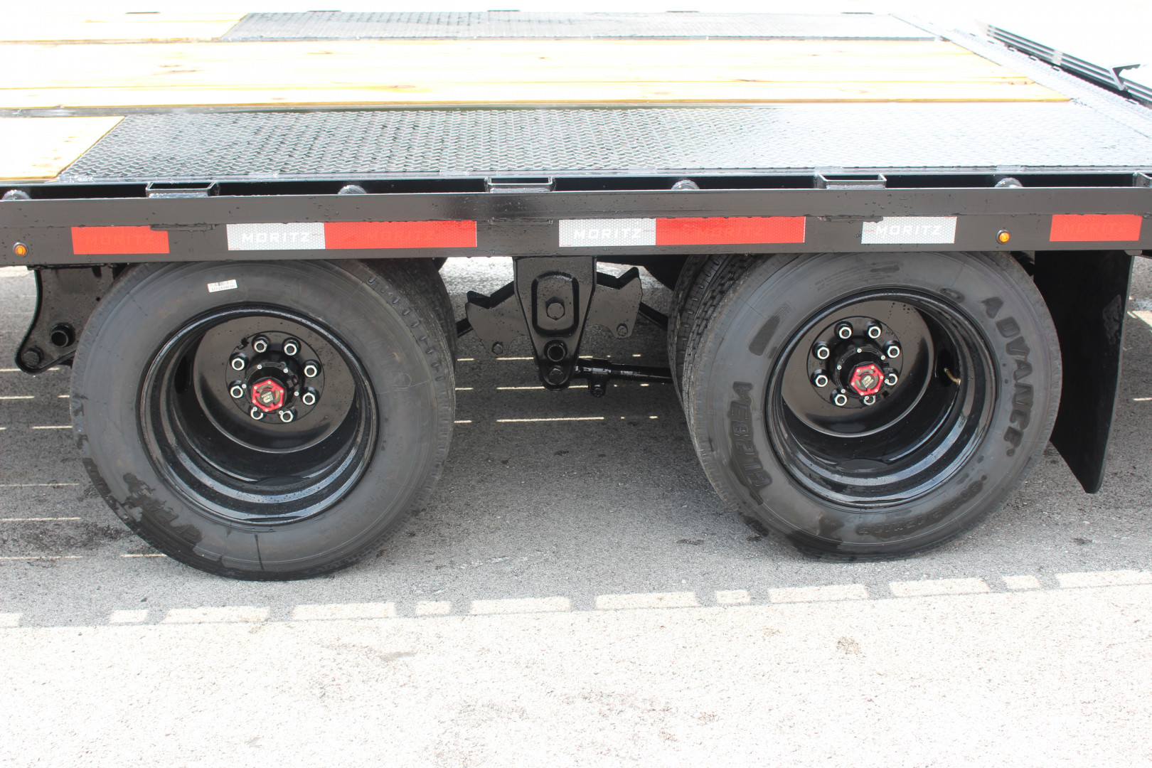 New 2025 Moritz FDGH DT 20' + 5' GOOSENECK Deckover Flatbed Trailer- Full Width Aluminum Ramps- 25900# GVW