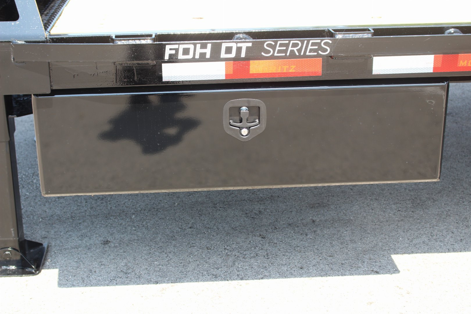 New 2025 Moritz FDGH DT 30' + 5' GOOSENECK Deckover Flatbed Trailer- Full Width Aluminum Ramps- 25900# GVW
