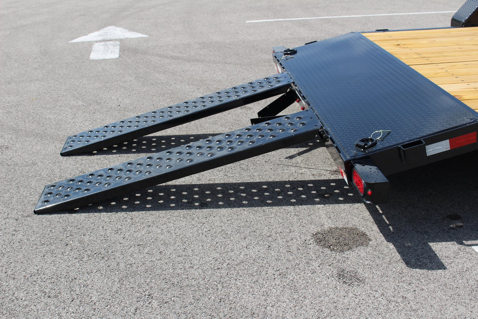 New 2025 SURE-TRAC 82" x 18' Car / Racing Trailer - 9990# GVW