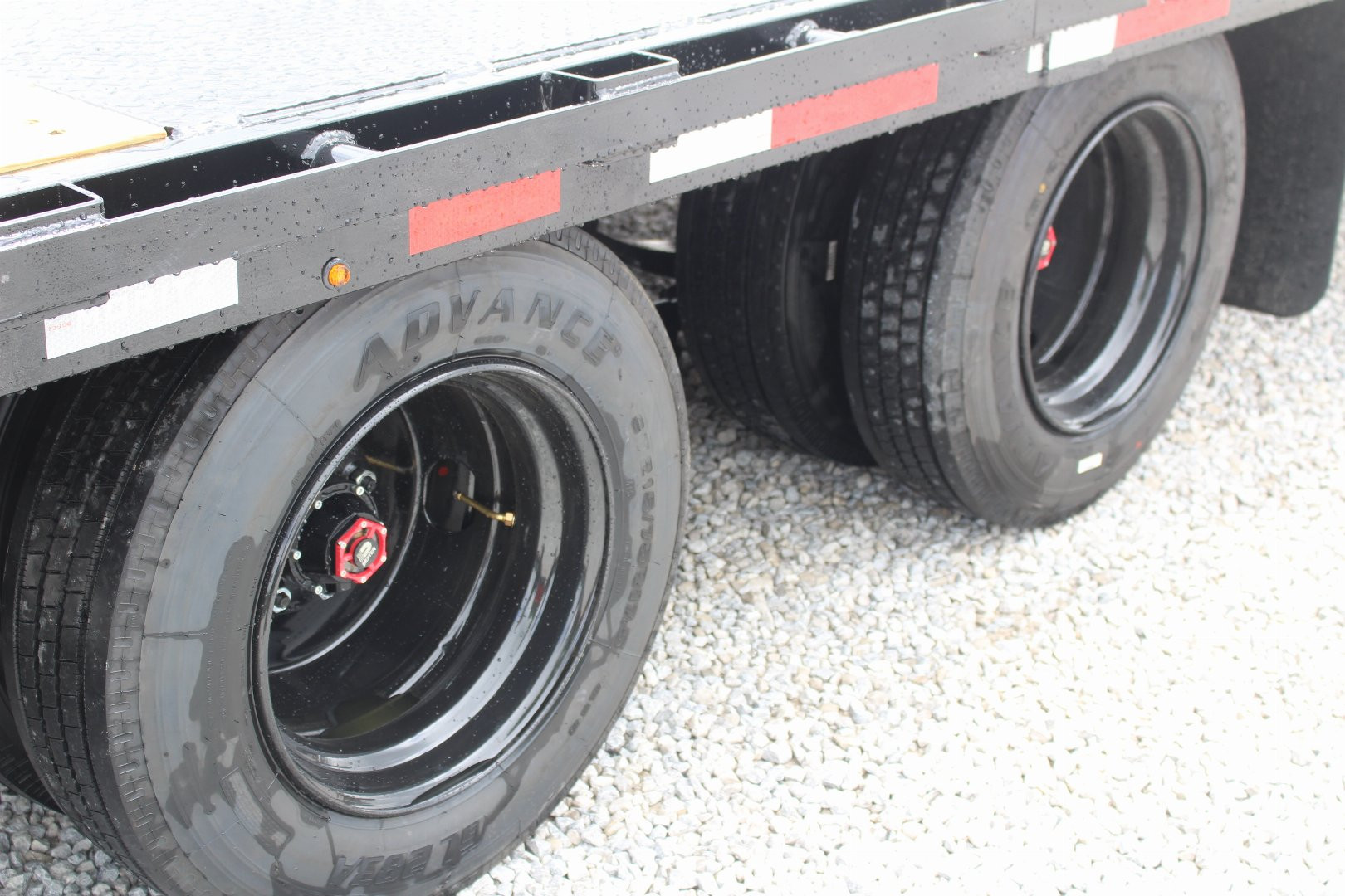 New 2025 Moritz FDGH Hydraulic Tail 30' GOOSENECK Deckover Flatbed Trailer- 25900# GVW
