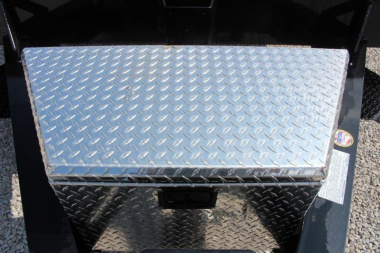 New 2025 Moritz 8' 6" x 18' + 4' Deckover Flatbed w/ Beavertail - Split Mesh Ramps - 14,000# GVW