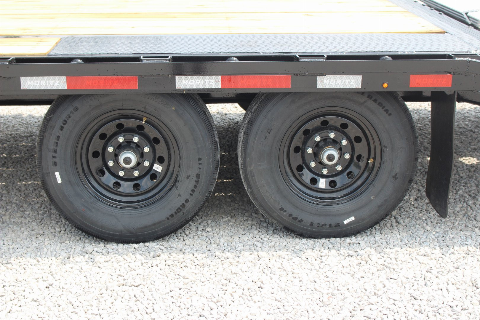New 2025 Moritz FDGH DT 20' + 5' GOOSENECK Deckover Flatbed Trailer- Full Width Aluminum Ramps- 15900# GVW