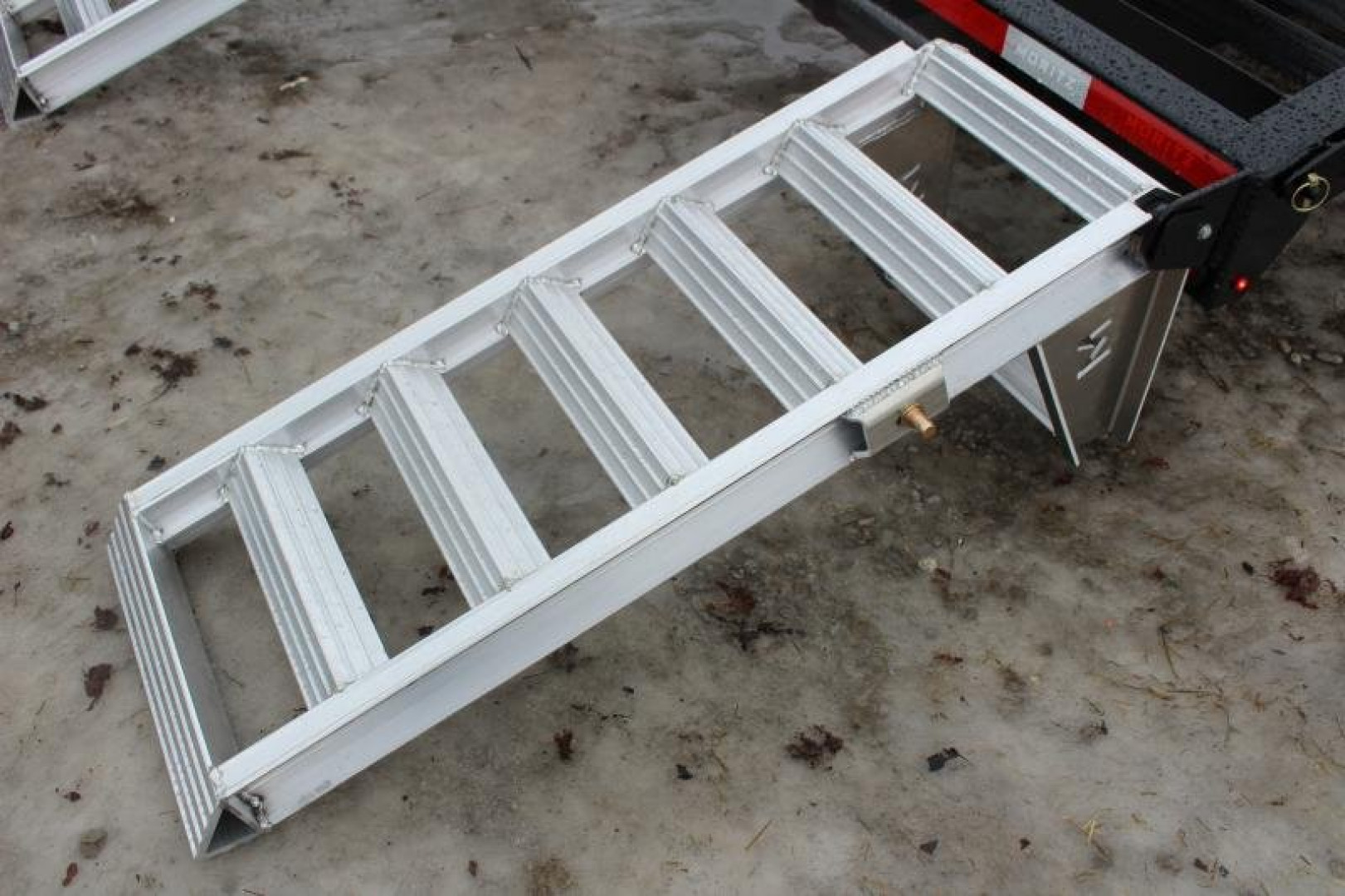 New 2025 Moritz 8' 6" x 22' + 4' Deckover Flatbed w/ Beavertail - Aluminum Ramps - 16,000# GVW