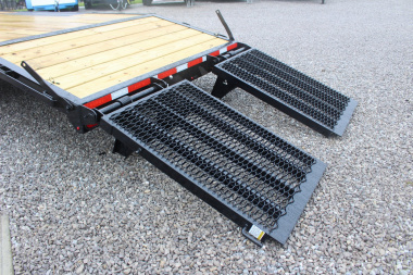 New 2025 Moritz 8' 6" x 22' + 4' Deckover Flatbed w/ Beavertail - Split Mesh Ramps - 14,000# GVW